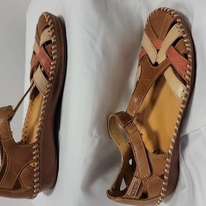 Pikolinos Women's Tan Vallarta Leather Crisscross T Strap Sandal